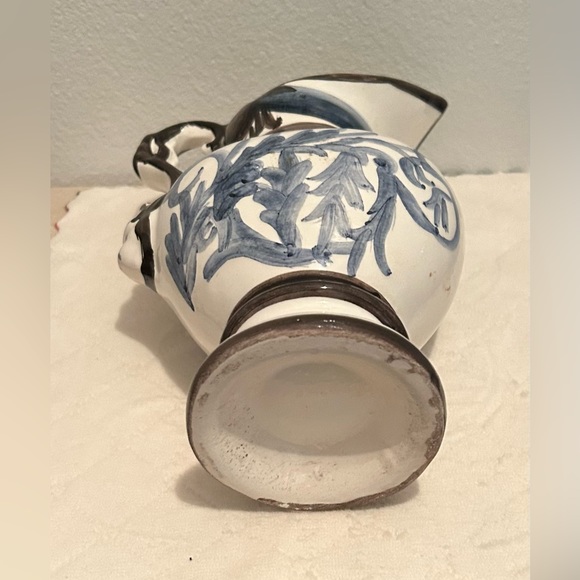 Beautiful hand fashioned pitcher. - Picture 10 of 12